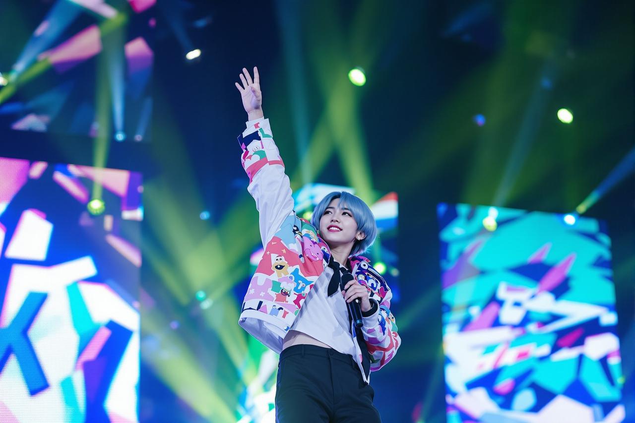 某偶像团体成员疑似退团,工作室账号突然停更,粉丝自发组织应援守护
